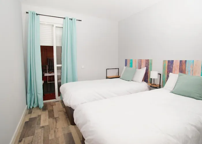 Ponce De Leon Junto Estacion *